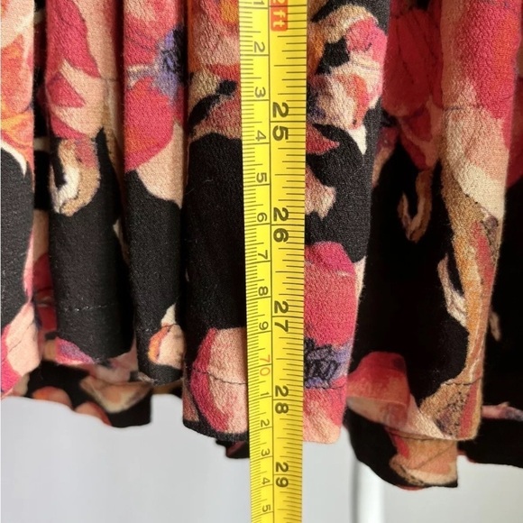 Free People Sz 2 Mini Dress Tegan Floral Swing Bell Sleeve Black Combo EUC - Picture 2 of 16